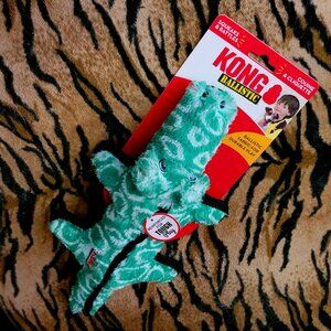 Kong Dog Toy Ballistic Alligator squeaks New!